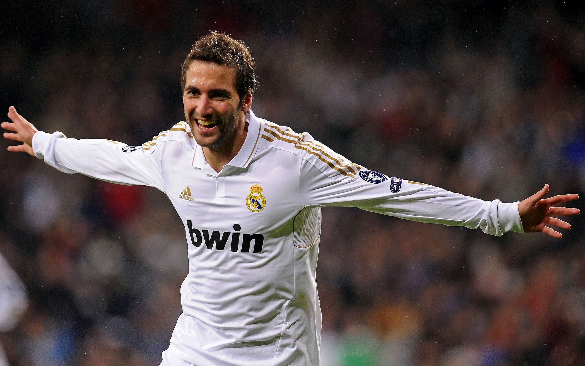 哈兰德双响一战3神迹,瓜帅盛赞比肩梅罗,曼城升英超第2,哈兰德战绩