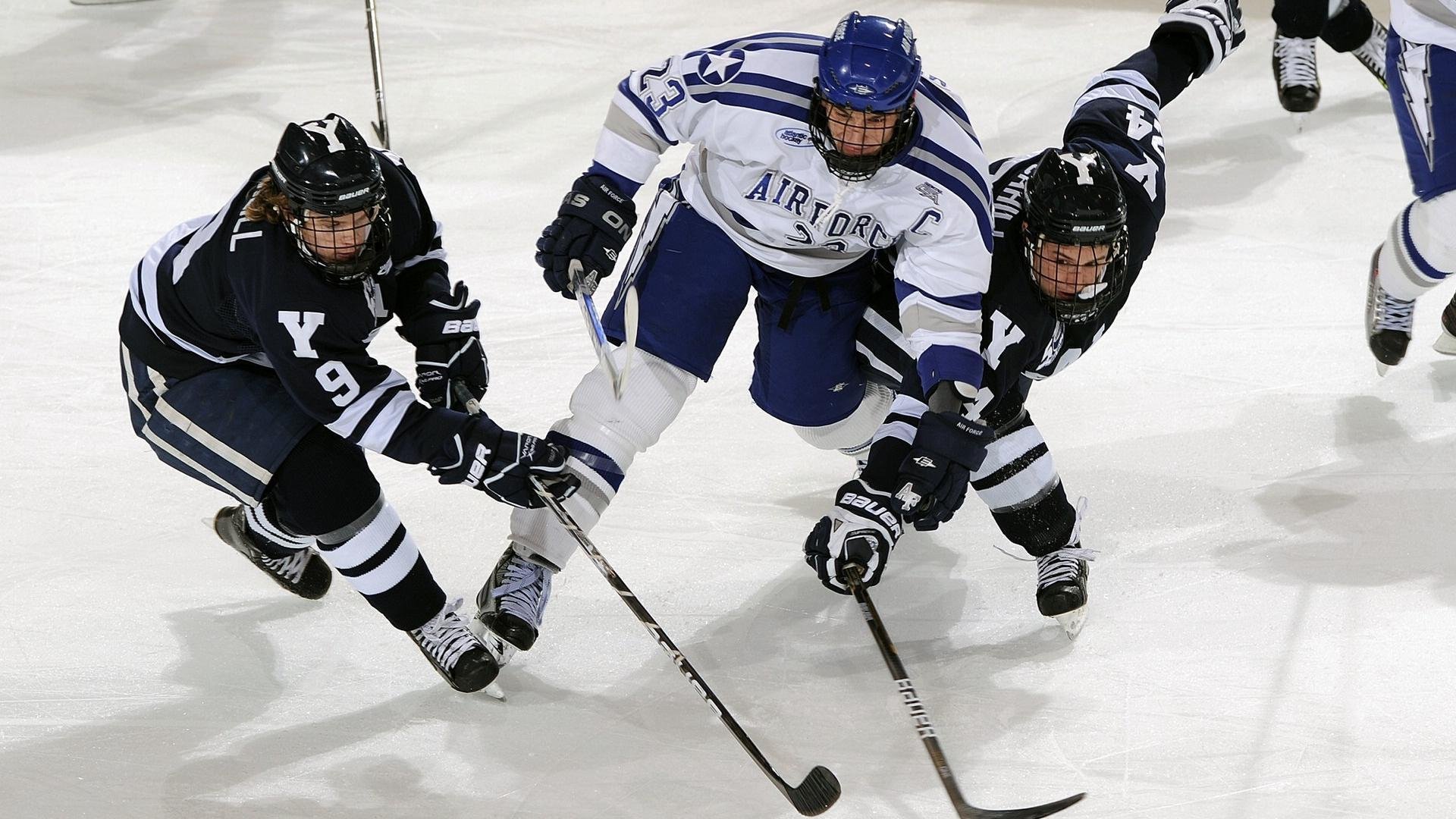 湖人战术变化频繁，詹姆斯掌控全场，詹姆斯湖人进攻集锦